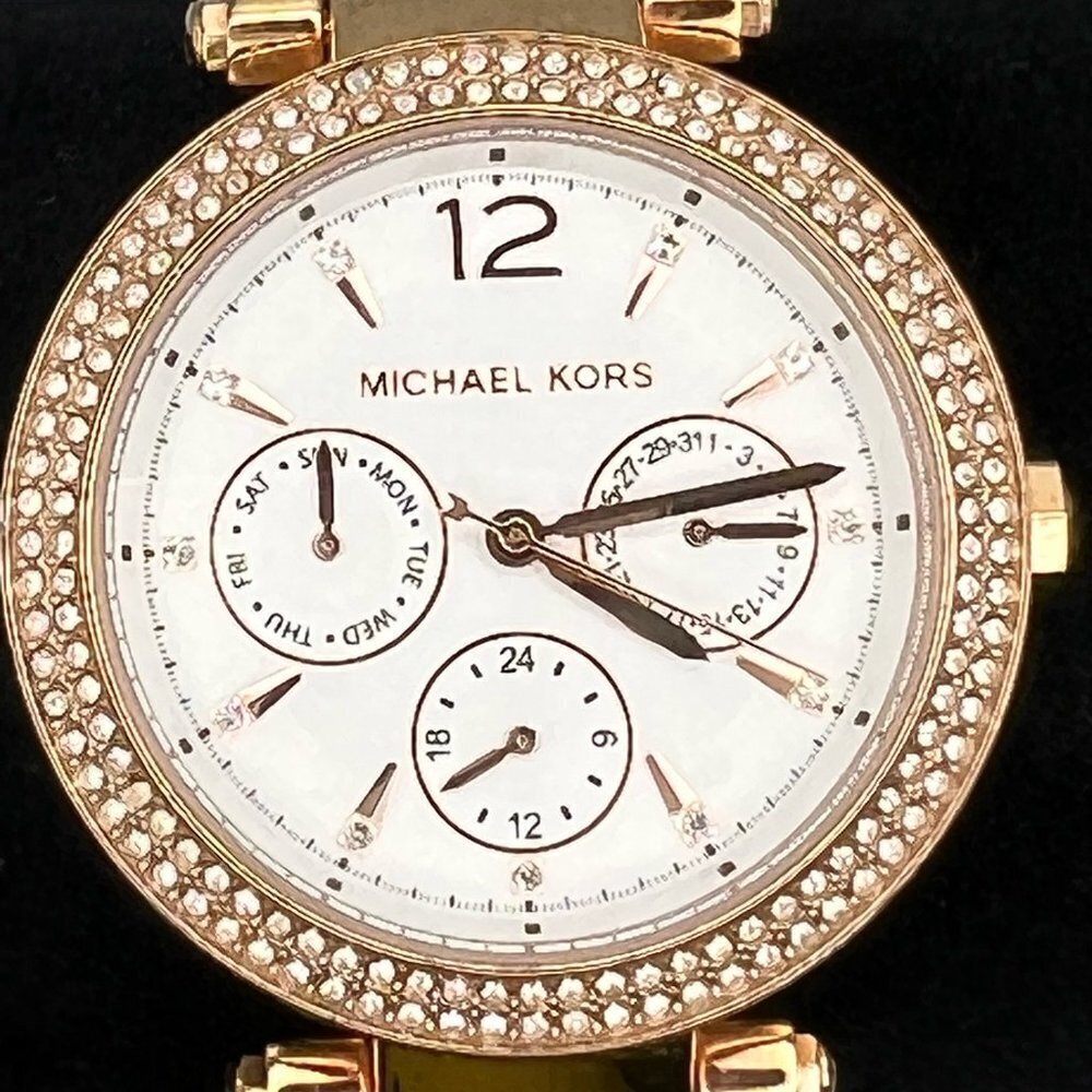 Michael Kors Rose Gold & Crystals Ladies Watch Extra Links &Working - Picture 5 of 11